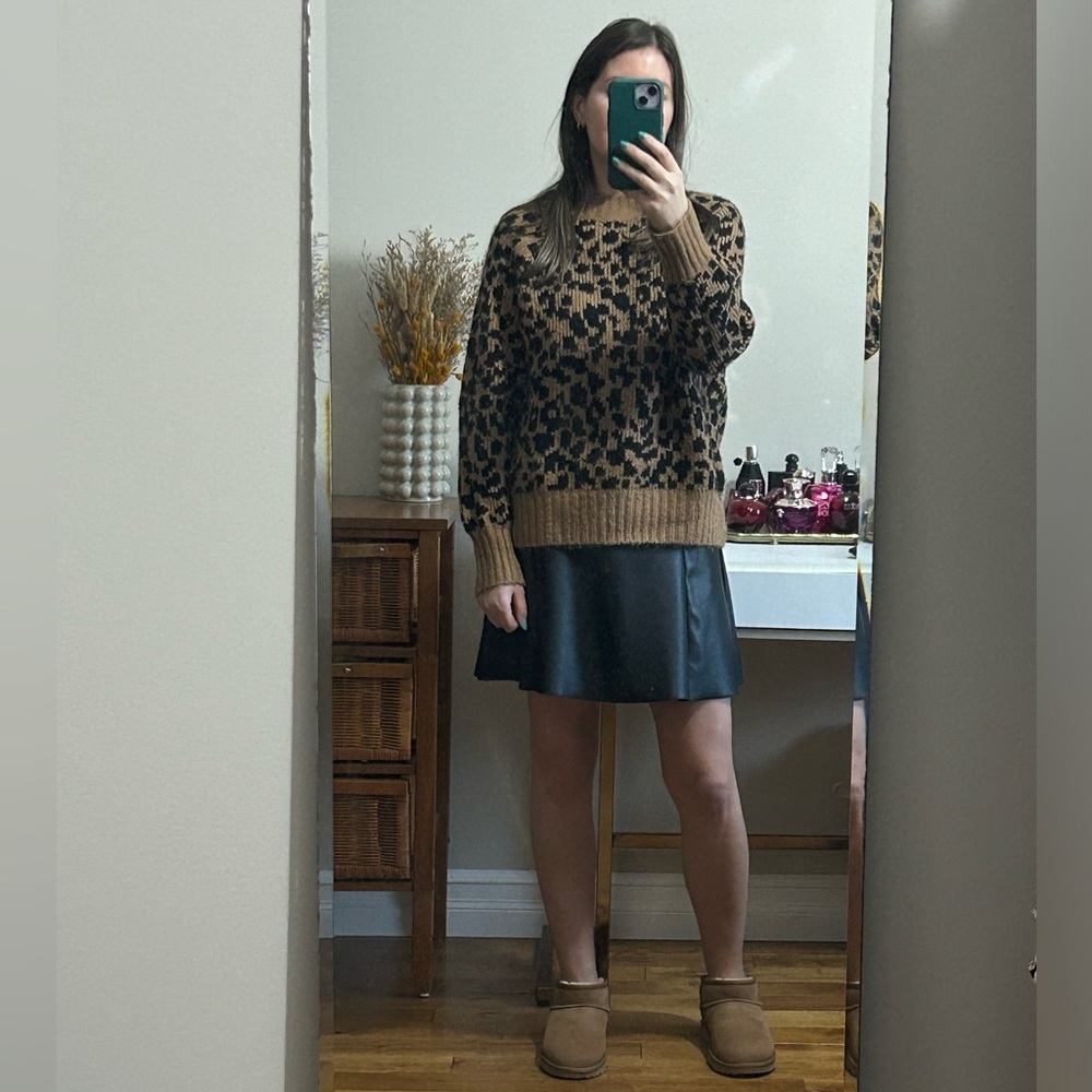 Patterned Sweater - Picture 9 of 9
